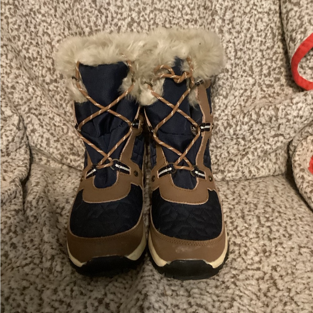 Worn 1 time bear paw boots size 8